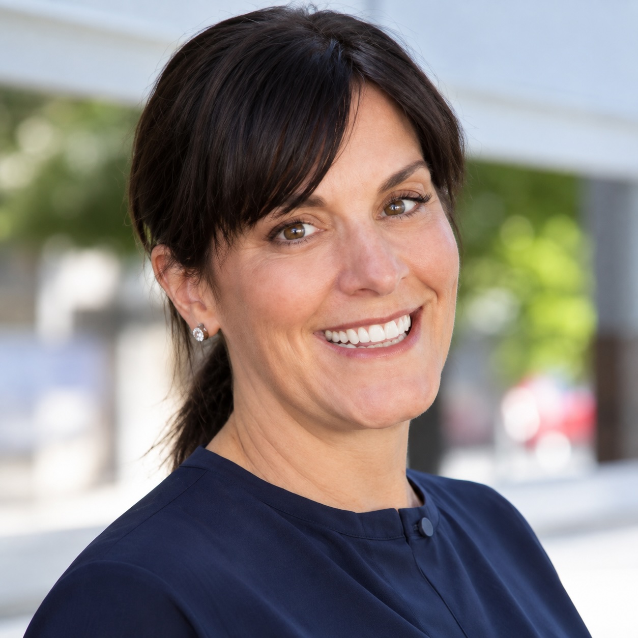 Portrait of Jennifer Bulotti, CEO and Founder of Sandalwood